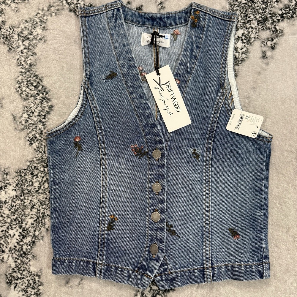 Driftwood Denim Vest Womens XS Embroidered Floral Button Front NWT 100% Cotton
